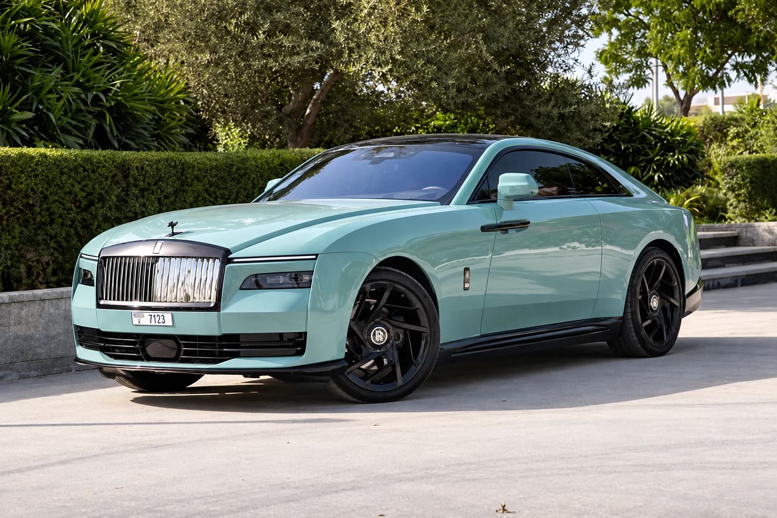 rolls royce spectre black badge